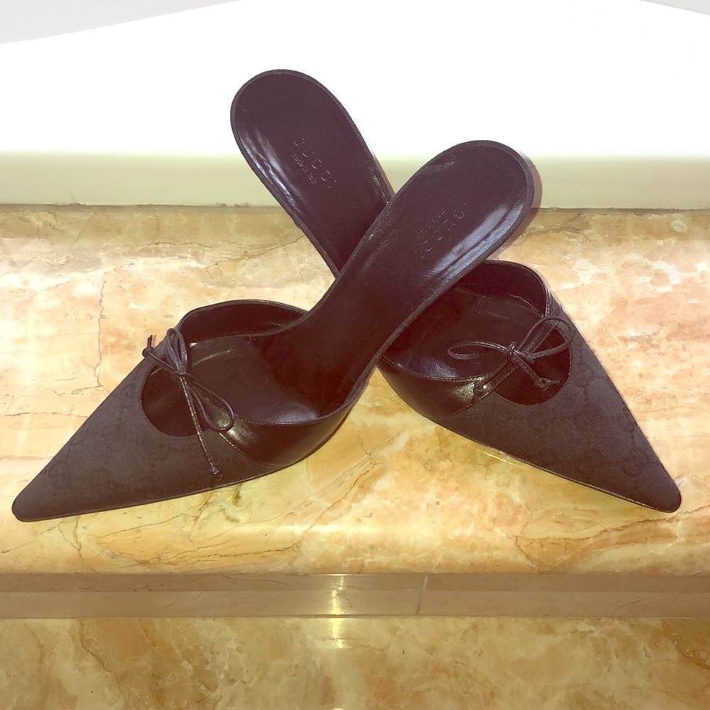 Gucci pointed slides